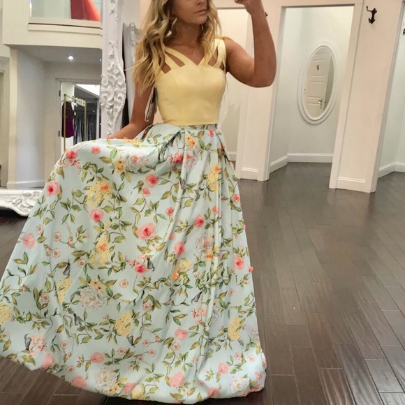Sherri Hill Dresses & Skirts - Sherri Hill 51959